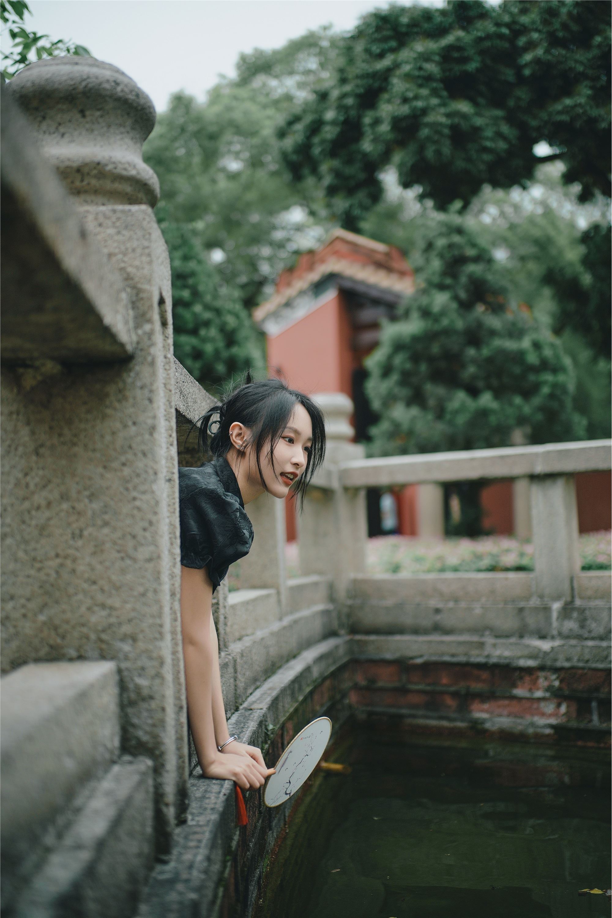 YITUYU艺图语 2025.01.06 娴静犹如花照水 欣欣